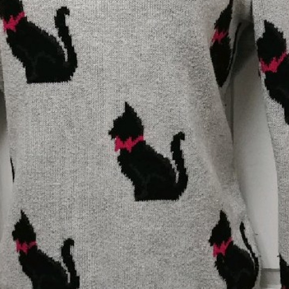 Shrinking Violet cat sweater - Picture 7 of 9